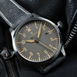 Steinhart Watches Pilotenhorloges^Nav B-Uhr 44 Datum Vintage Grijs