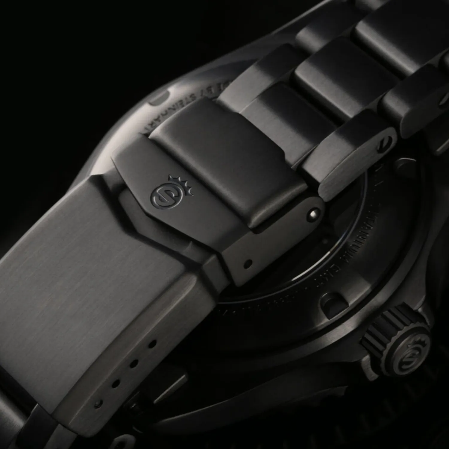 Steinhart Watches Premium Lijn^Oceaan 39 Titanium Gmt Phantom Blue