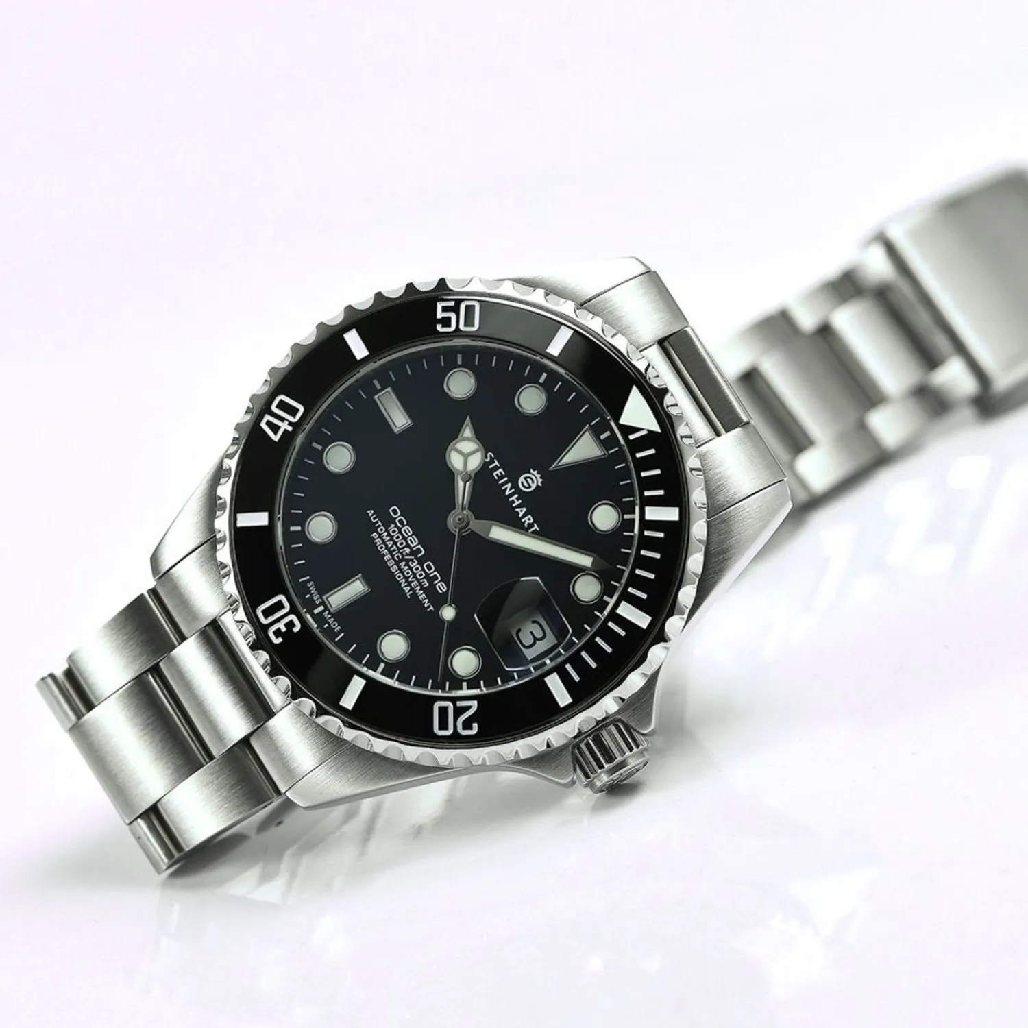Steinhart Watches Duikhorloges 39 Mm^Ocean 39 Duikhorloge Van Zwart Keramiek
