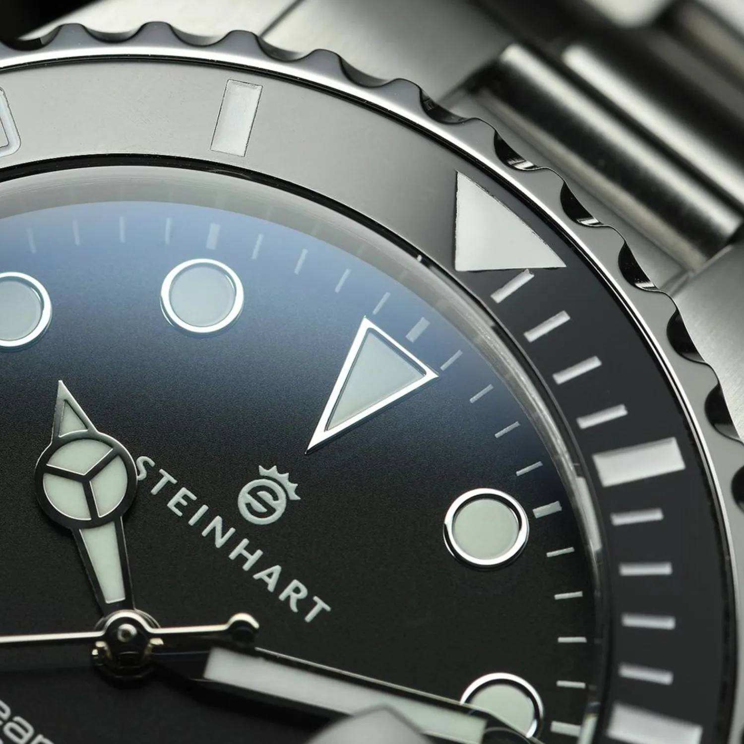 Steinhart Watches Duikhorloges 39 Mm^Ocean 39 Duikhorloge Van Zwart Keramiek