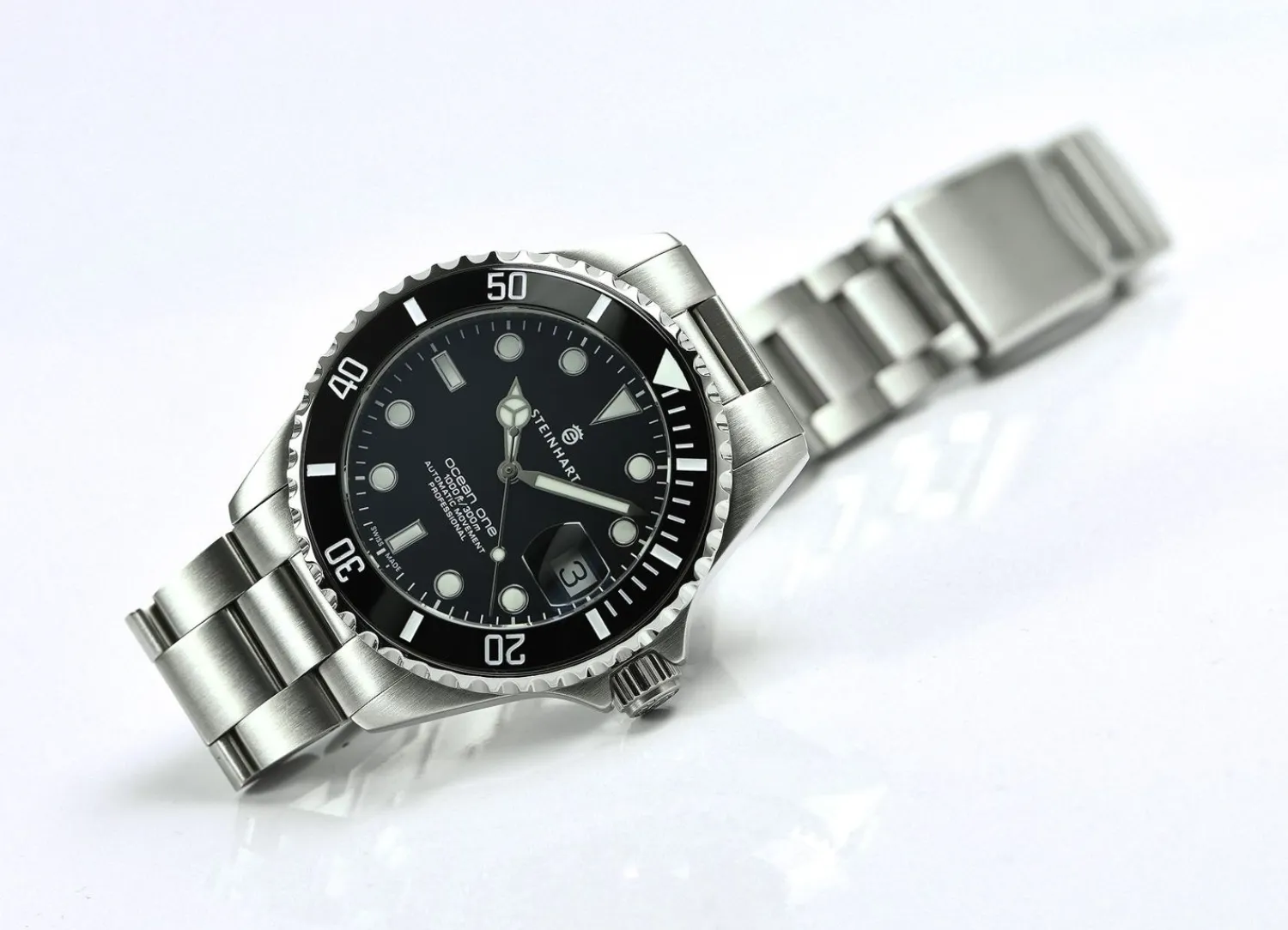 Steinhart Watches Duikhorloges 39 Mm^Ocean 39 Duikhorloge Van Zwart Keramiek