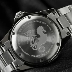 Steinhart Watches Duikhorloges 39 Mm^Ocean 39 Gmt Blauw-Rood Duikhorloge
