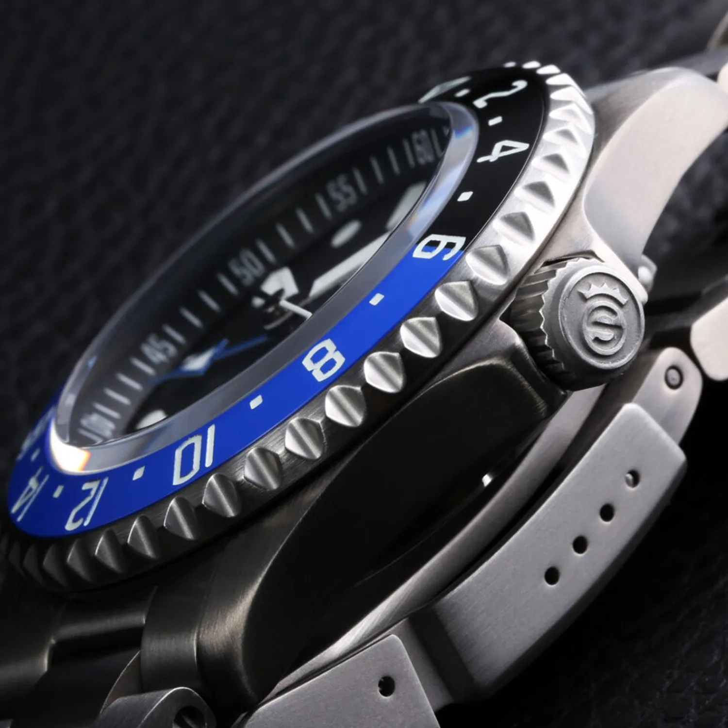 Steinhart Watches Premium Lijn^Ocean 39 Gmt Titan Premium Keramiek