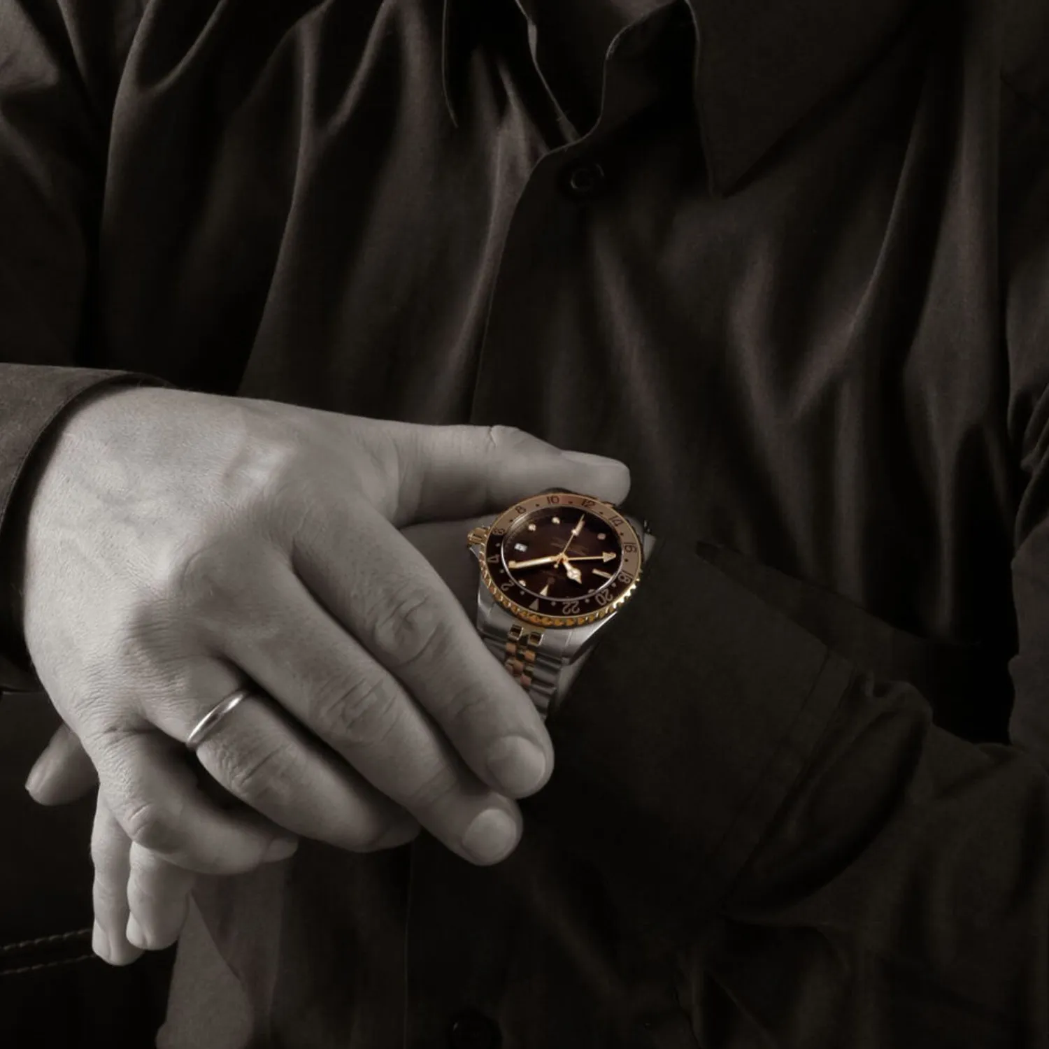 Steinhart Watches Duikhorloges 39 Mm^Ocean 39 Gmt.2 Tweekleurig Chocoladekleurig Duikhorloge