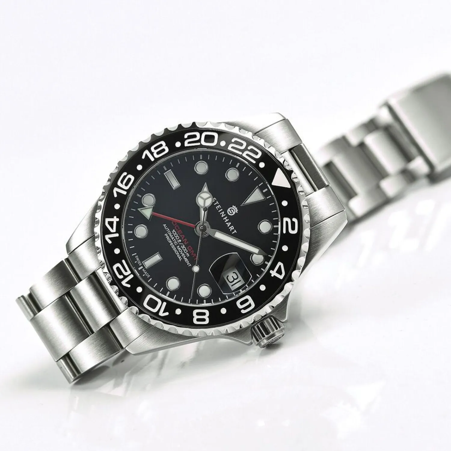 Steinhart Watches Duikhorloges 39 Mm^Ocean 39 Gmt Zwart Keramiek Duikhorloge