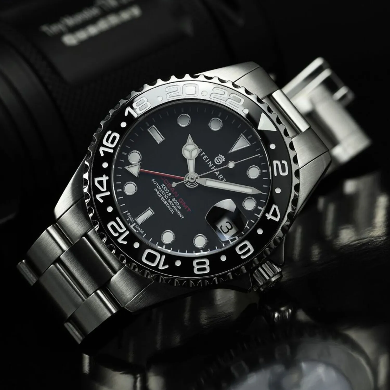 Steinhart Watches Duikhorloges 39 Mm^Ocean 39 Gmt Zwart Keramiek Duikhorloge