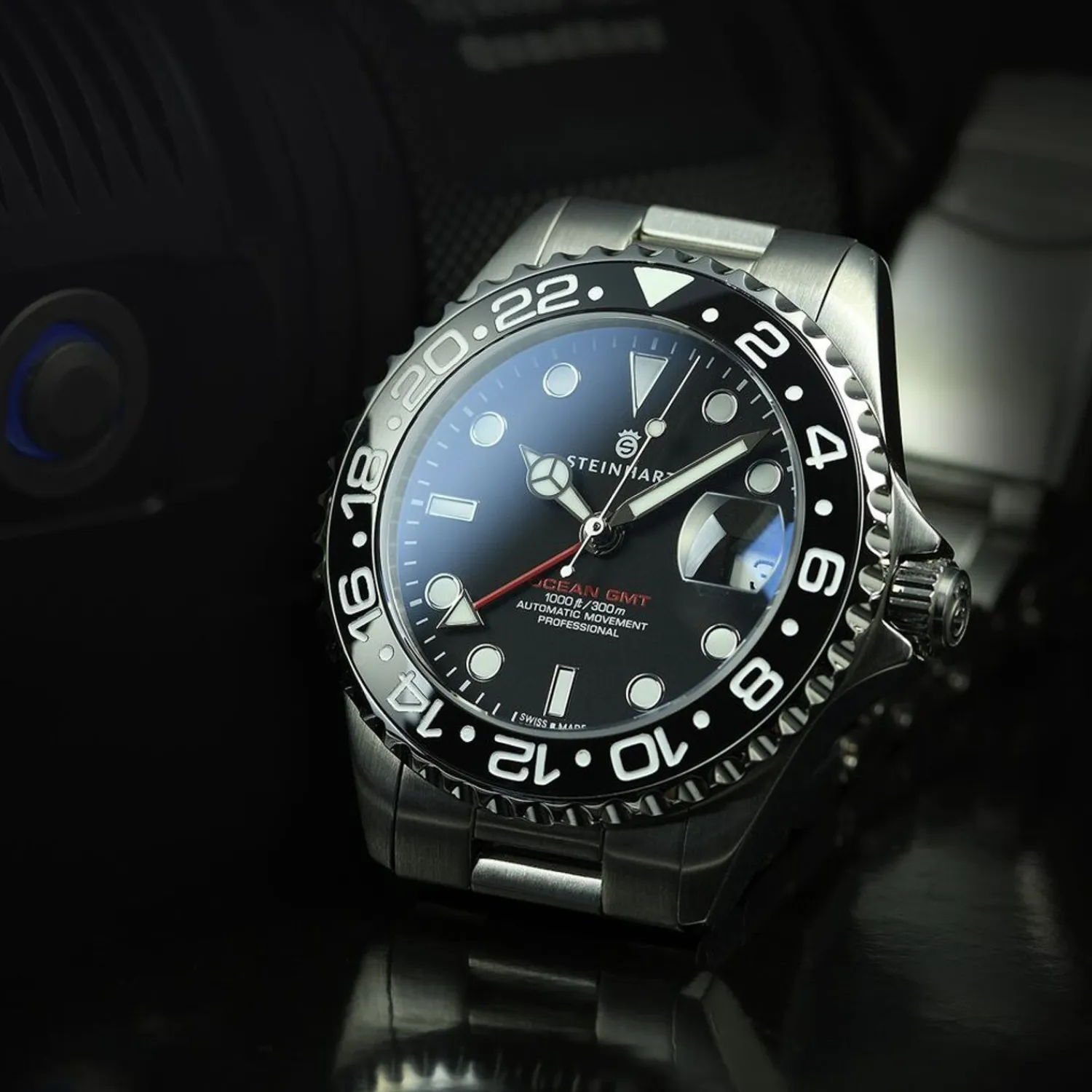 Steinhart Watches Duikhorloges 39 Mm^Ocean 39 Gmt Zwart Keramiek Duikhorloge