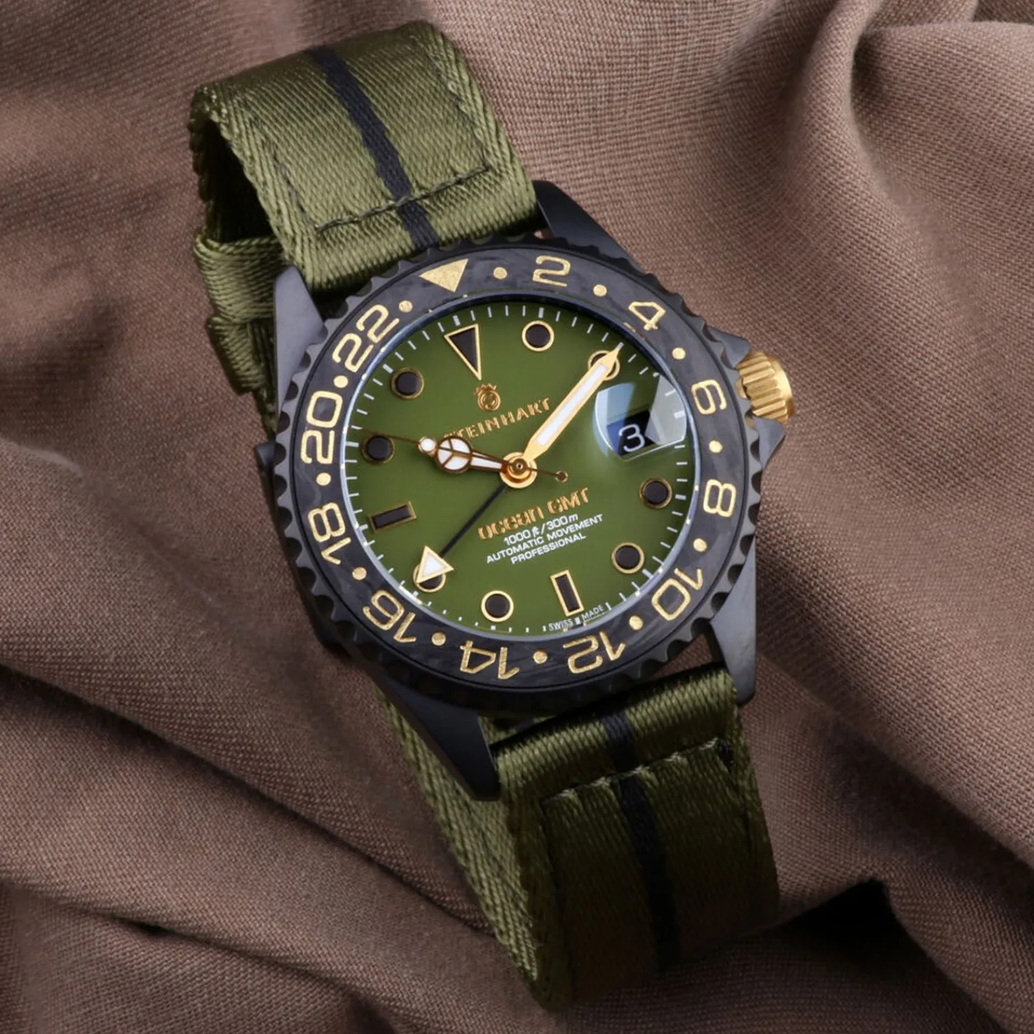 Steinhart Watches Duikhorloges 39 Mm^Ocean 39 Gmt Zwart Militair Kaki Duikhorloge