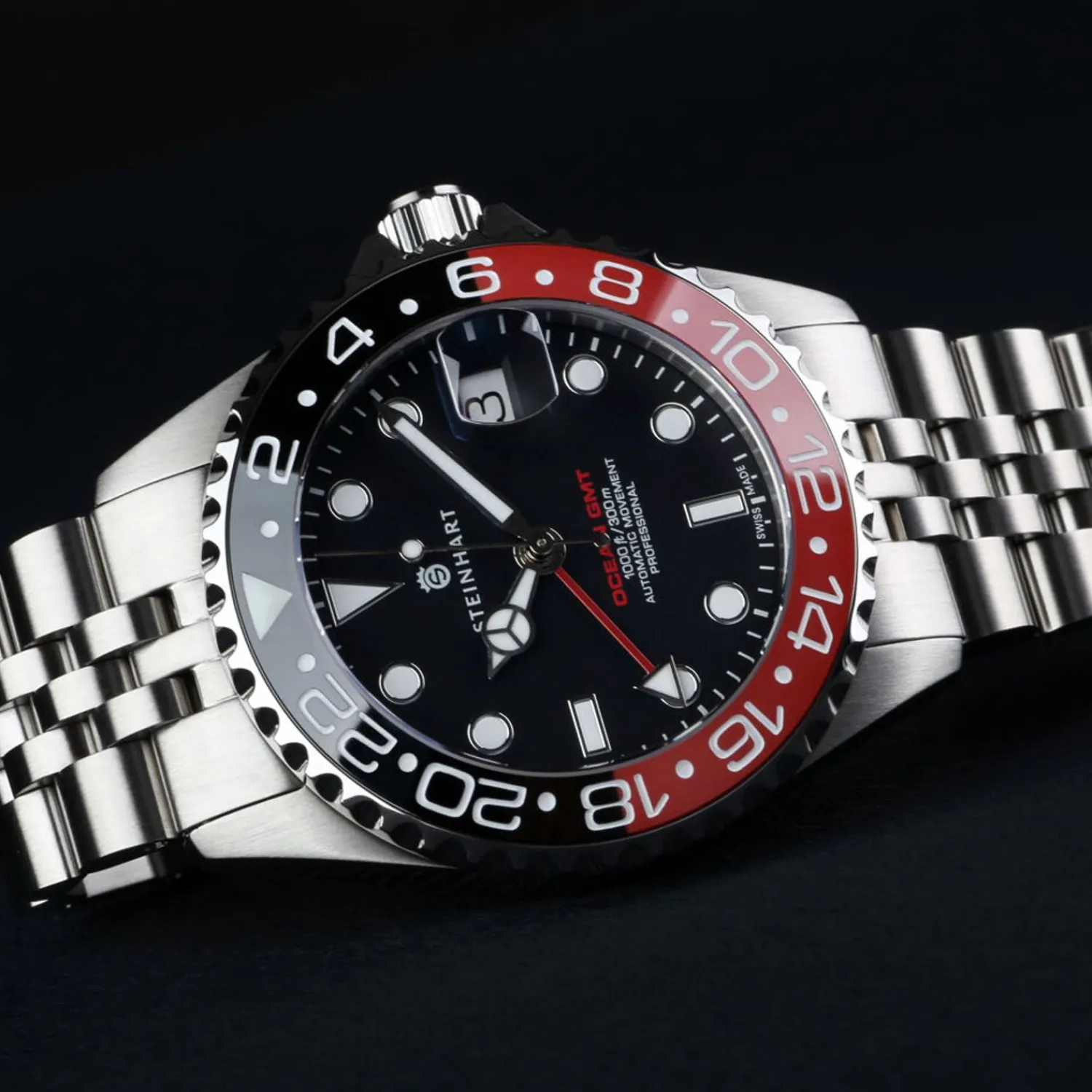 Steinhart Watches Duikhorloges 39 Mm^Ocean 39 Gmt.2 Zwart-Rood Keramiek Duikhorloge