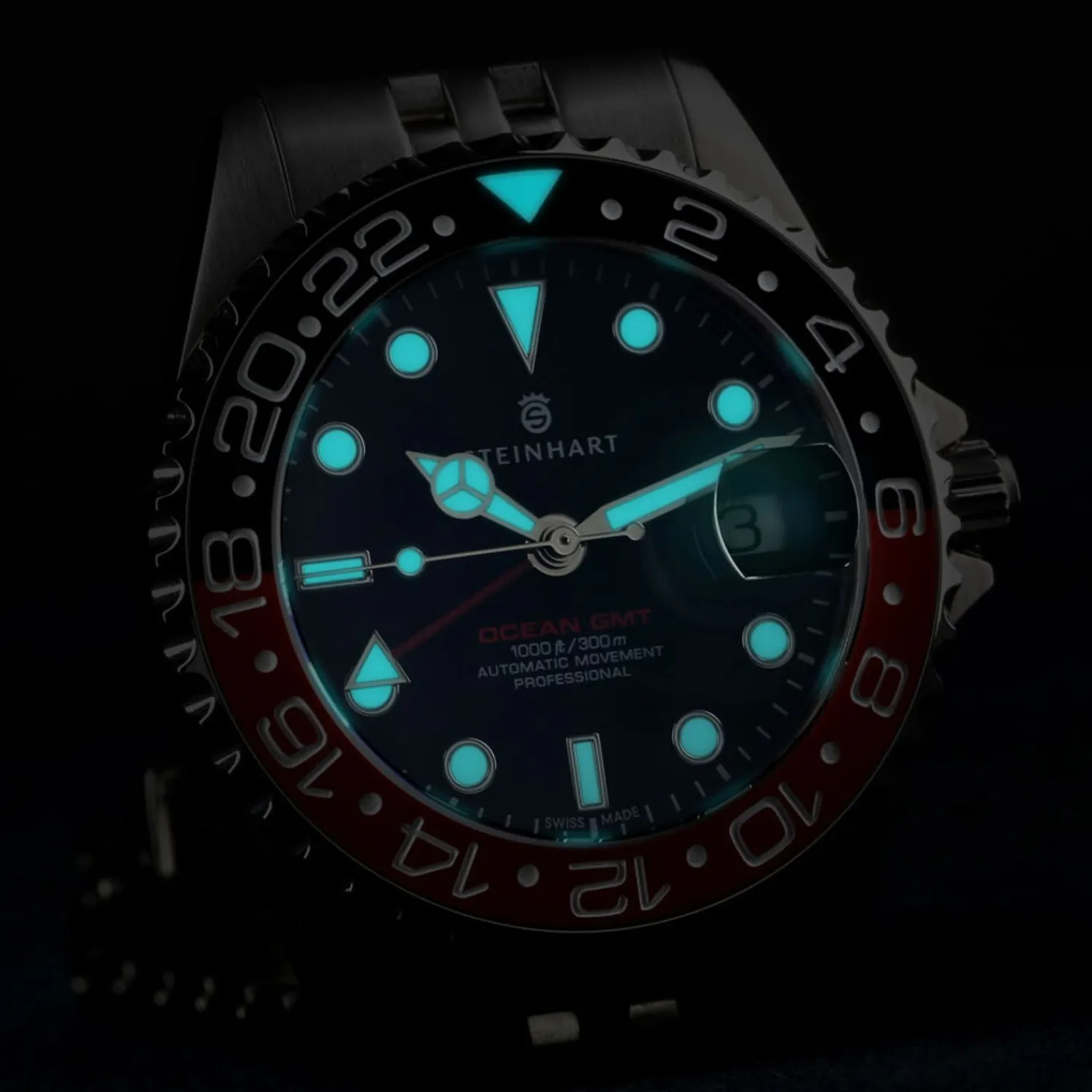 Steinhart Watches Duikhorloges 39 Mm^Ocean 39 Gmt.2 Zwart-Rood Keramiek Duikhorloge