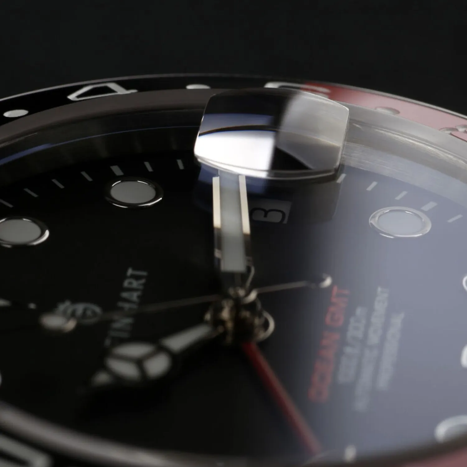 Steinhart Watches Duikhorloges 39 Mm^Ocean 39 Gmt.2 Zwart-Rood Keramiek Duikhorloge