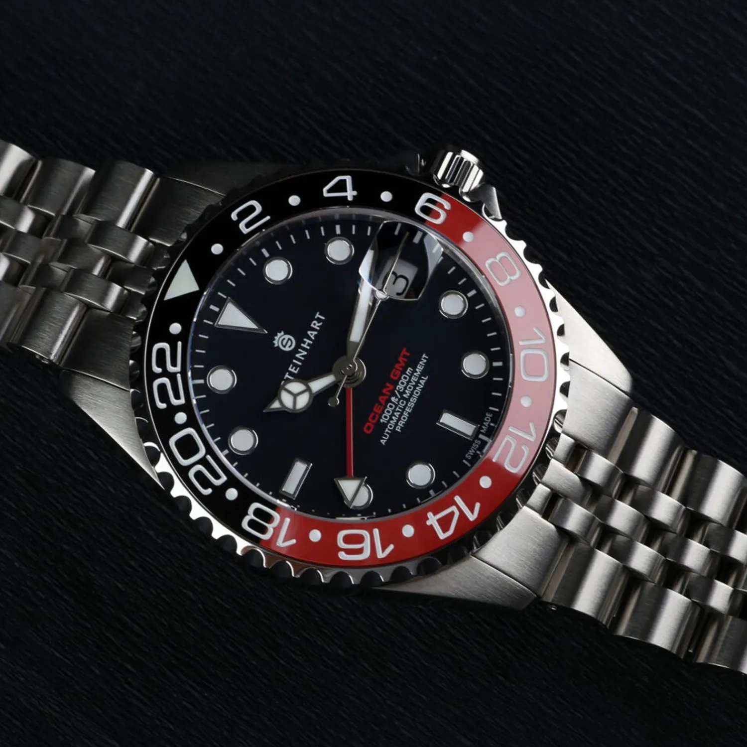 Steinhart Watches Duikhorloges 39 Mm^Ocean 39 Gmt.2 Zwart-Rood Keramiek Duikhorloge