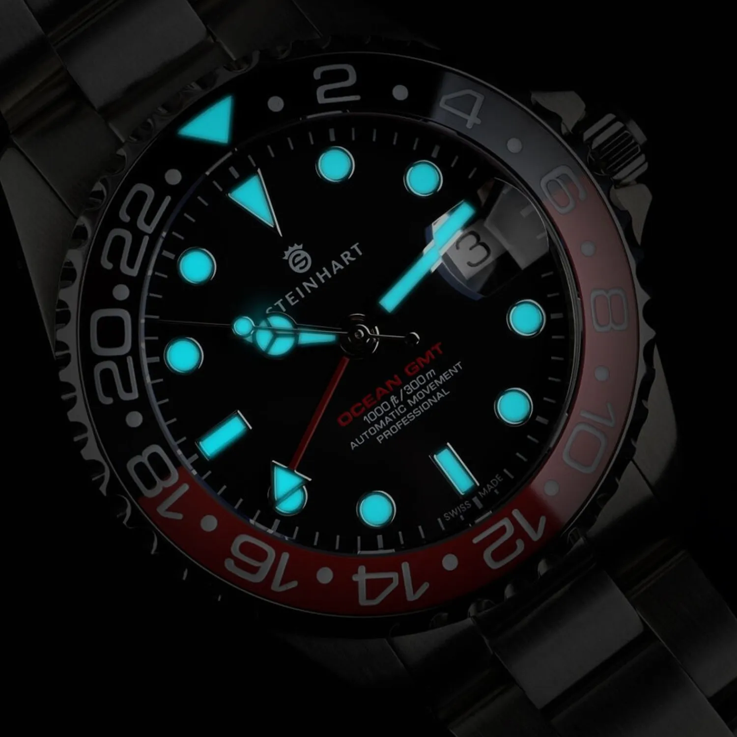 Steinhart Watches Duikhorloges 39 Mm^Ocean 39 Gmt Zwart-Rood Keramiek Duikhorloge