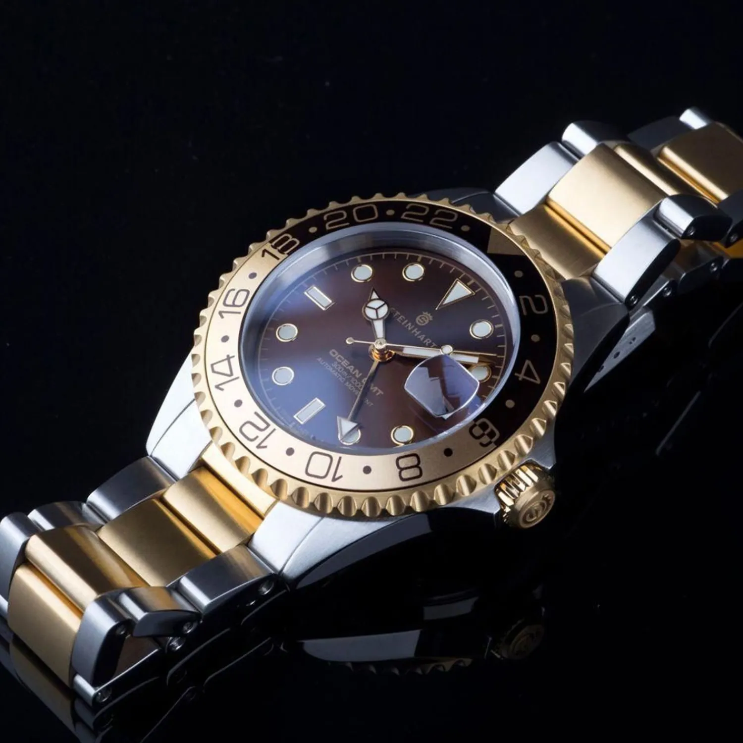 Steinhart Watches Duikhorloges 42 Mm^Ocean One Gmt Tweekleurig Chocoladekleurig Duikhorloge