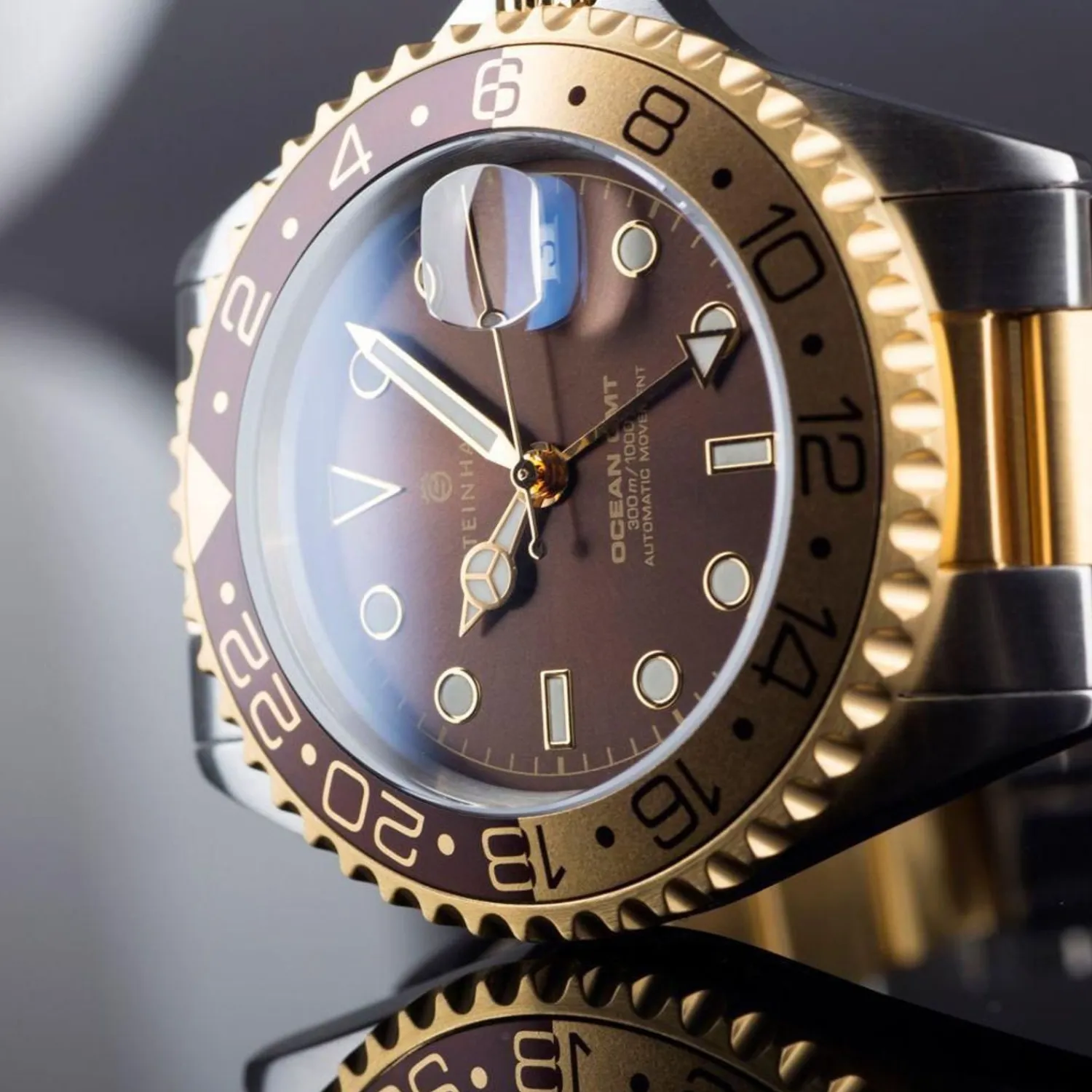 Steinhart Watches Duikhorloges 42 Mm^Ocean One Gmt Tweekleurig Chocoladekleurig Duikhorloge