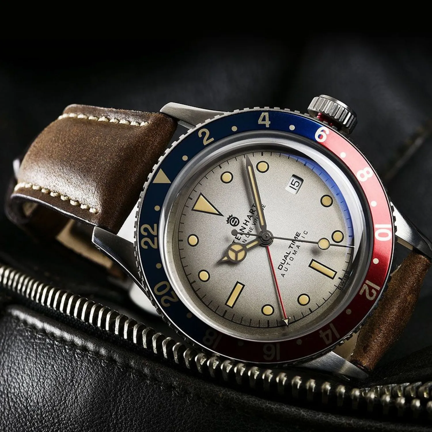 Steinhart Watches Duikhorloges 42 Mm^Ocean One Vintage Dual-Time Premium Duikhorloge