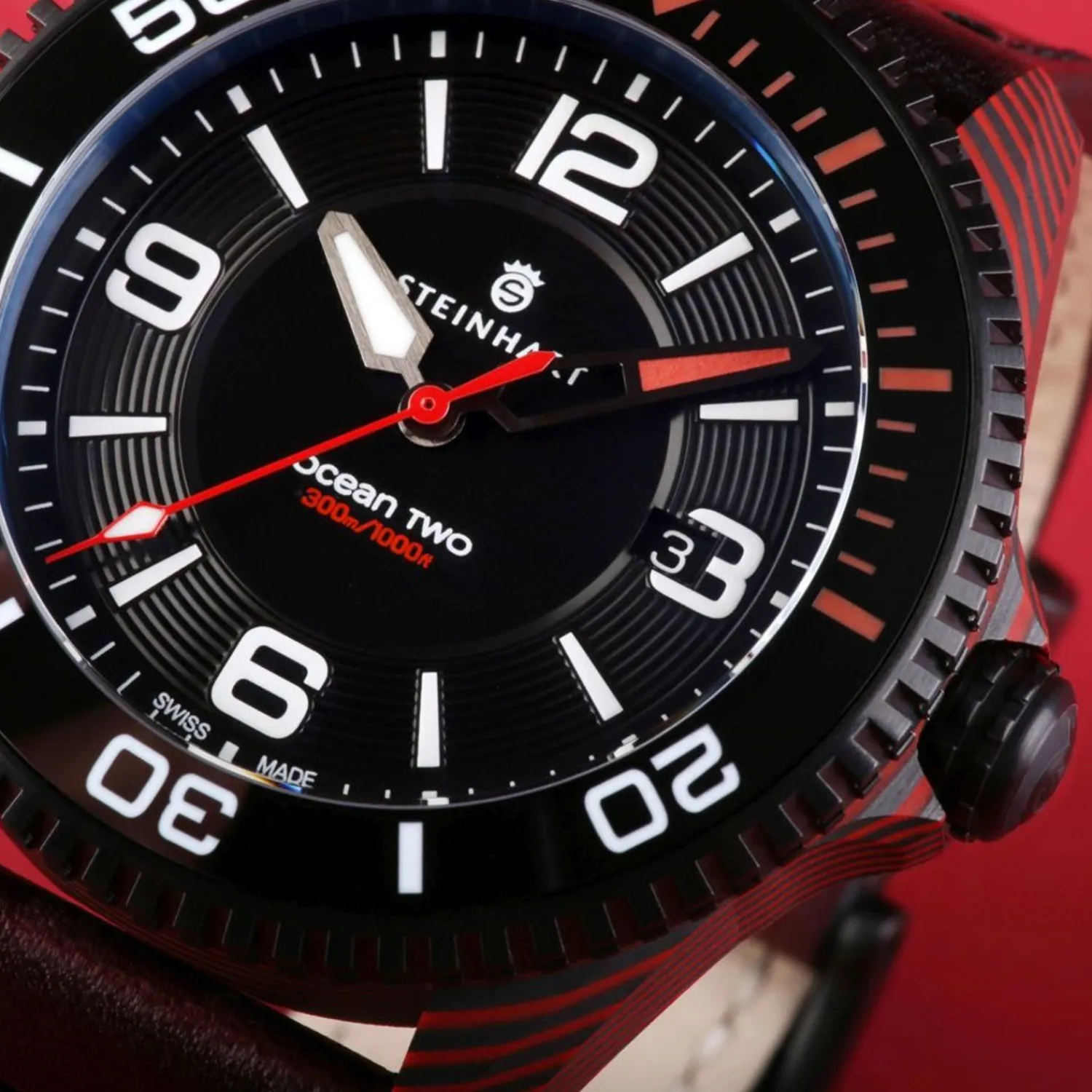 Steinhart Watches Duikhorloges 42 Mm^Ocean 2 Premium Carbon Rood Duikhorloge