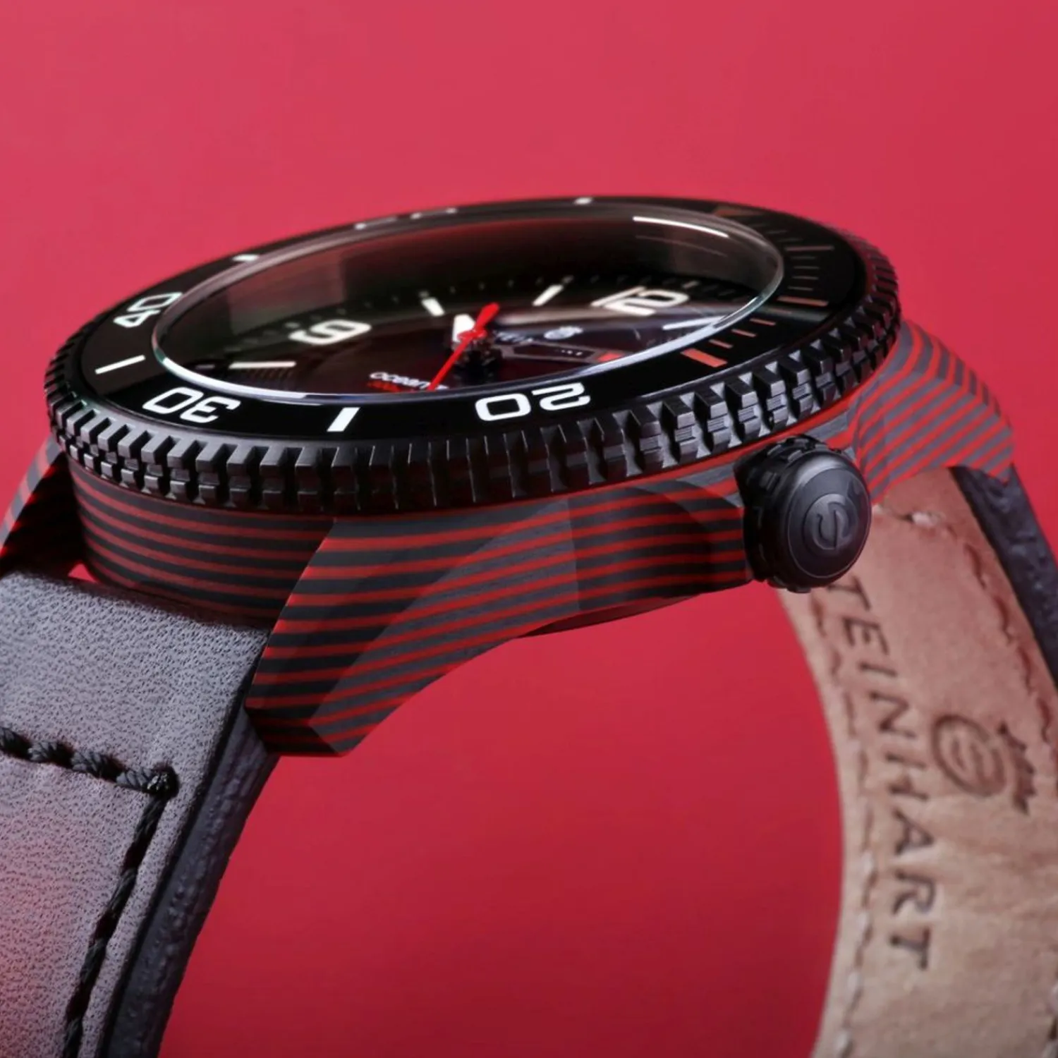 Steinhart Watches Duikhorloges 42 Mm^Ocean 2 Premium Carbon Rood Duikhorloge