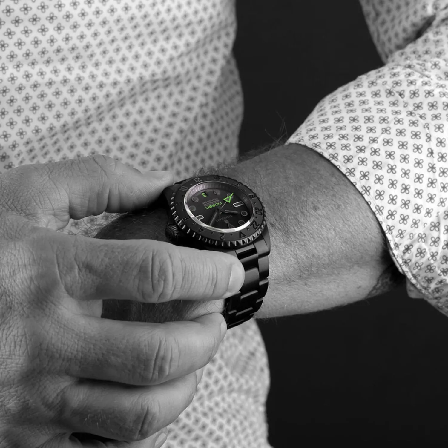 Steinhart Watches Premium Lijn^Ocean 39 Titanium Gmt Phantom Groen