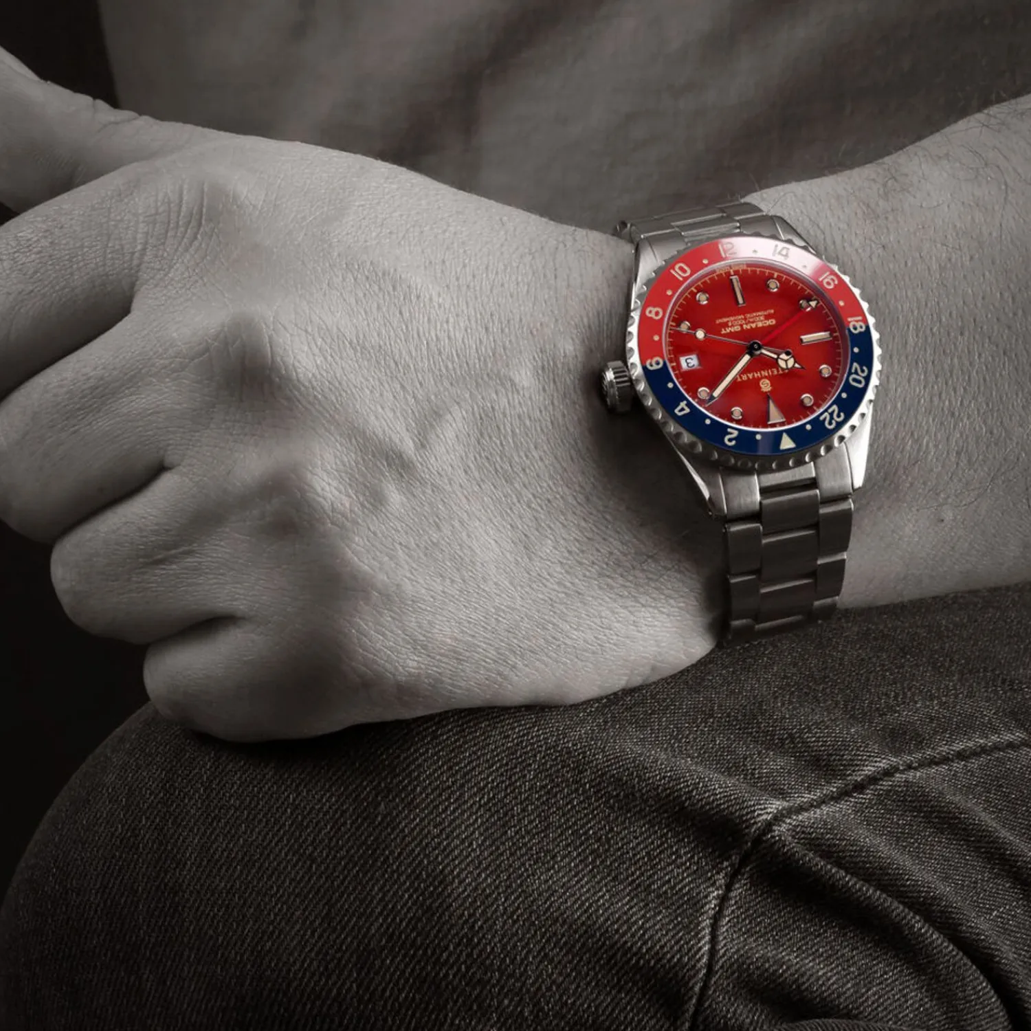 Steinhart Watches Duikhorloges 39 Mm^Ocean 39 Vintage Gmt Premium Rood Keramiek Duikhorloge