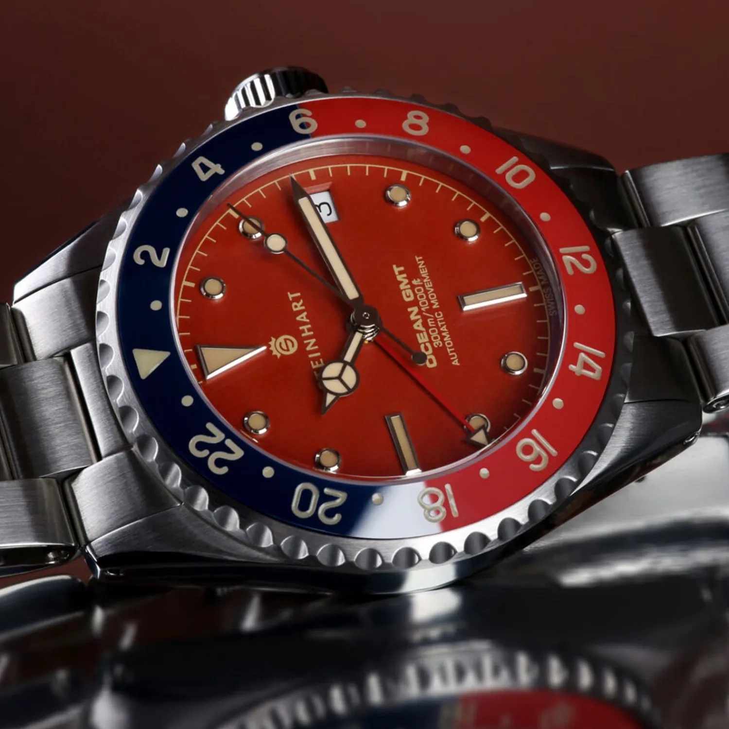 Steinhart Watches Duikhorloges 39 Mm^Ocean 39 Vintage Gmt Premium Rood Keramiek Duikhorloge