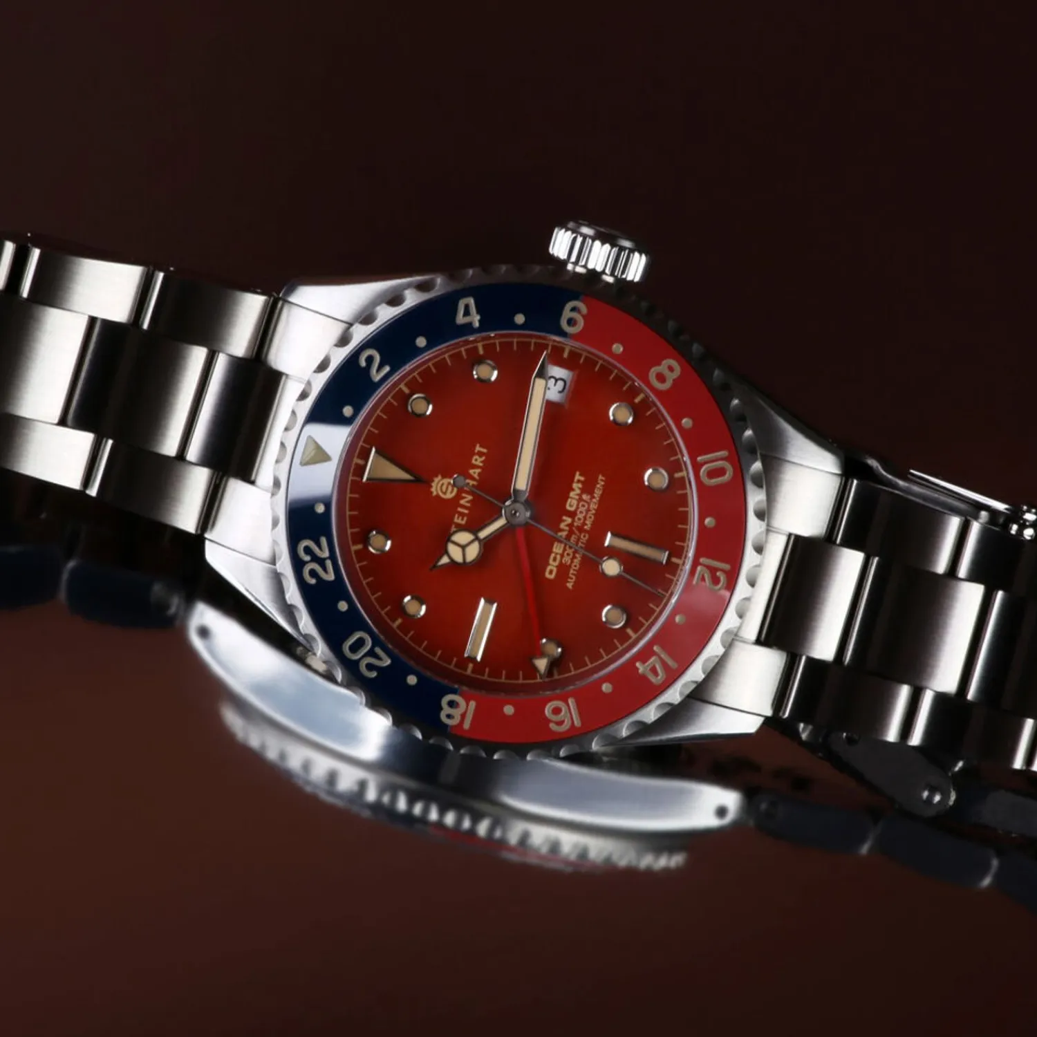 Steinhart Watches Duikhorloges 39 Mm^Ocean 39 Vintage Gmt Premium Rood Keramiek Duikhorloge