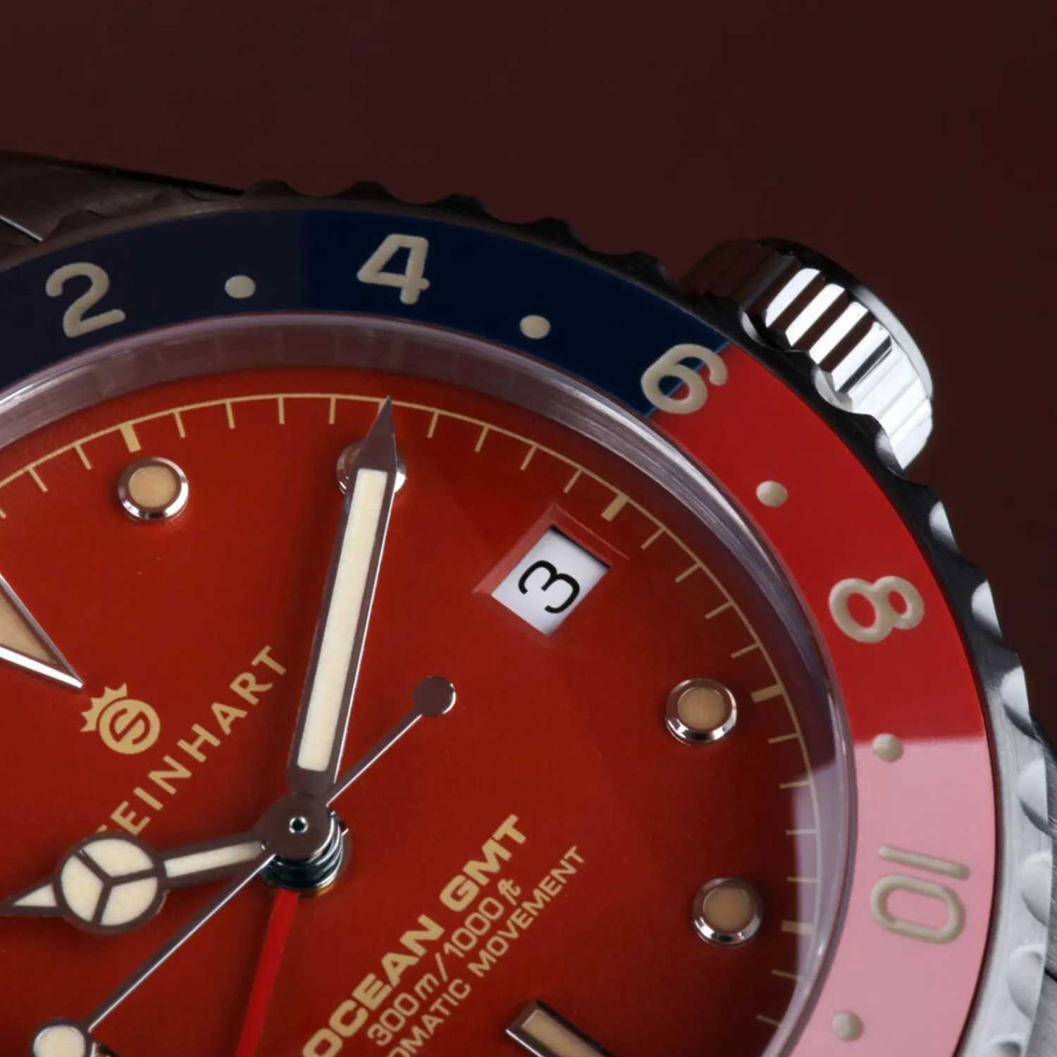 Steinhart Watches Duikhorloges 39 Mm^Ocean 39 Vintage Gmt Premium Rood Keramiek Duikhorloge