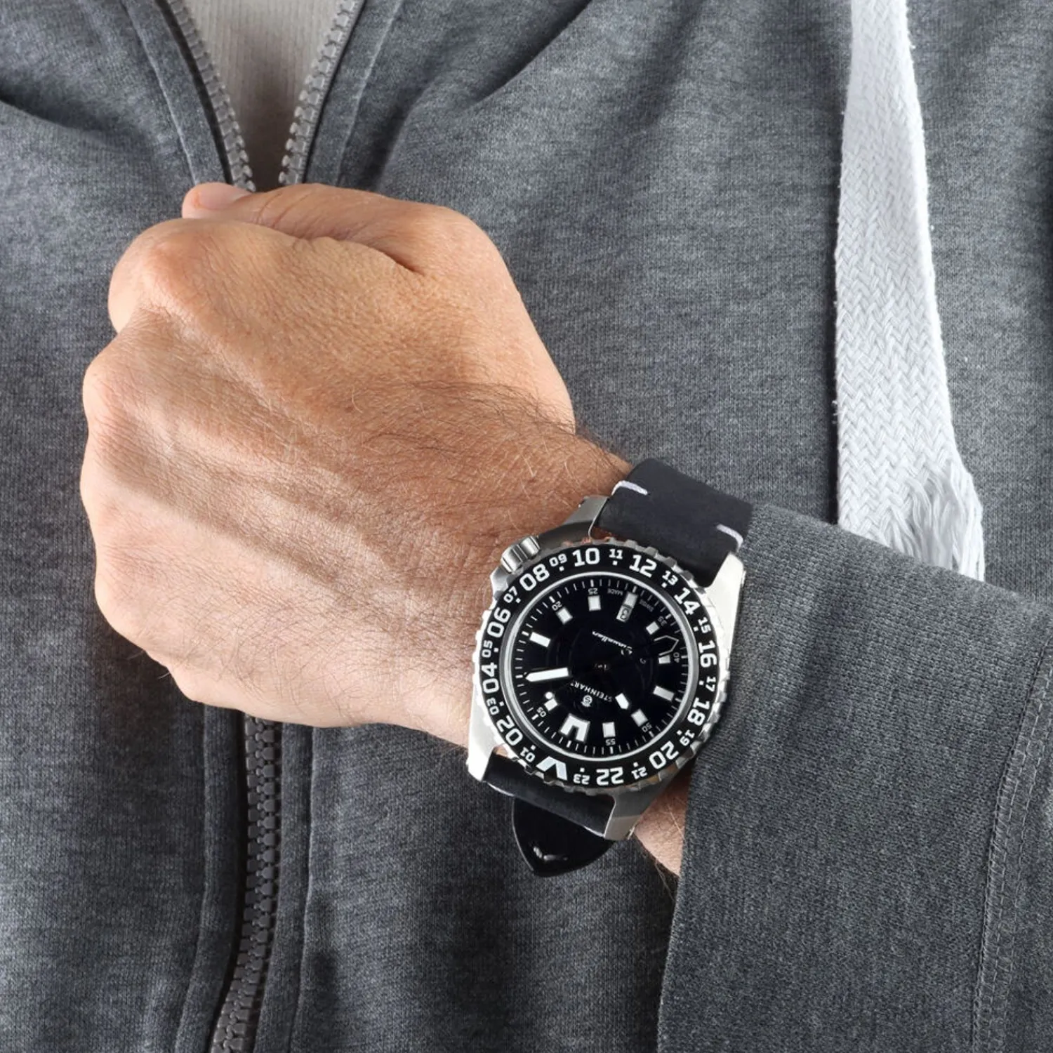 Steinhart Watches Duikhorloges 44 Mm^Traveller Gmt Zwart Duikershorloge