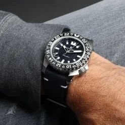 Steinhart Watches Duikhorloges 44 Mm^Traveller Gmt Zwart Duikershorloge