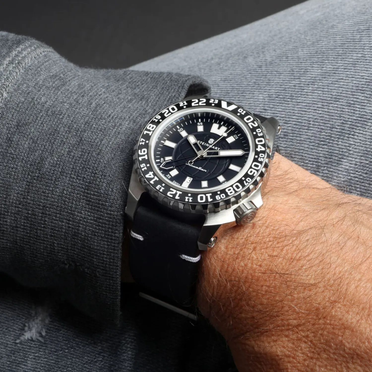 Steinhart Watches Duikhorloges 44 Mm^Traveller Gmt Zwart Duikershorloge