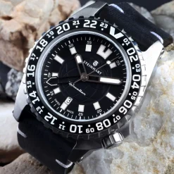 Steinhart Watches Duikhorloges 44 Mm^Traveller Gmt Zwart Duikershorloge