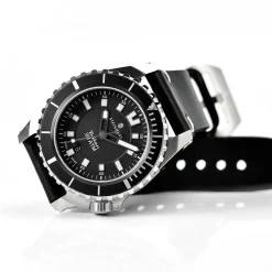 Steinhart Watches Duikhorloges 44 Mm^Triton 30 Atm Zwart Duikhorloge